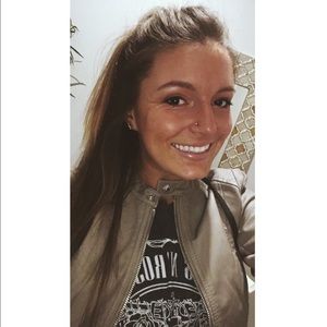 Meet your Posher, Kelcey